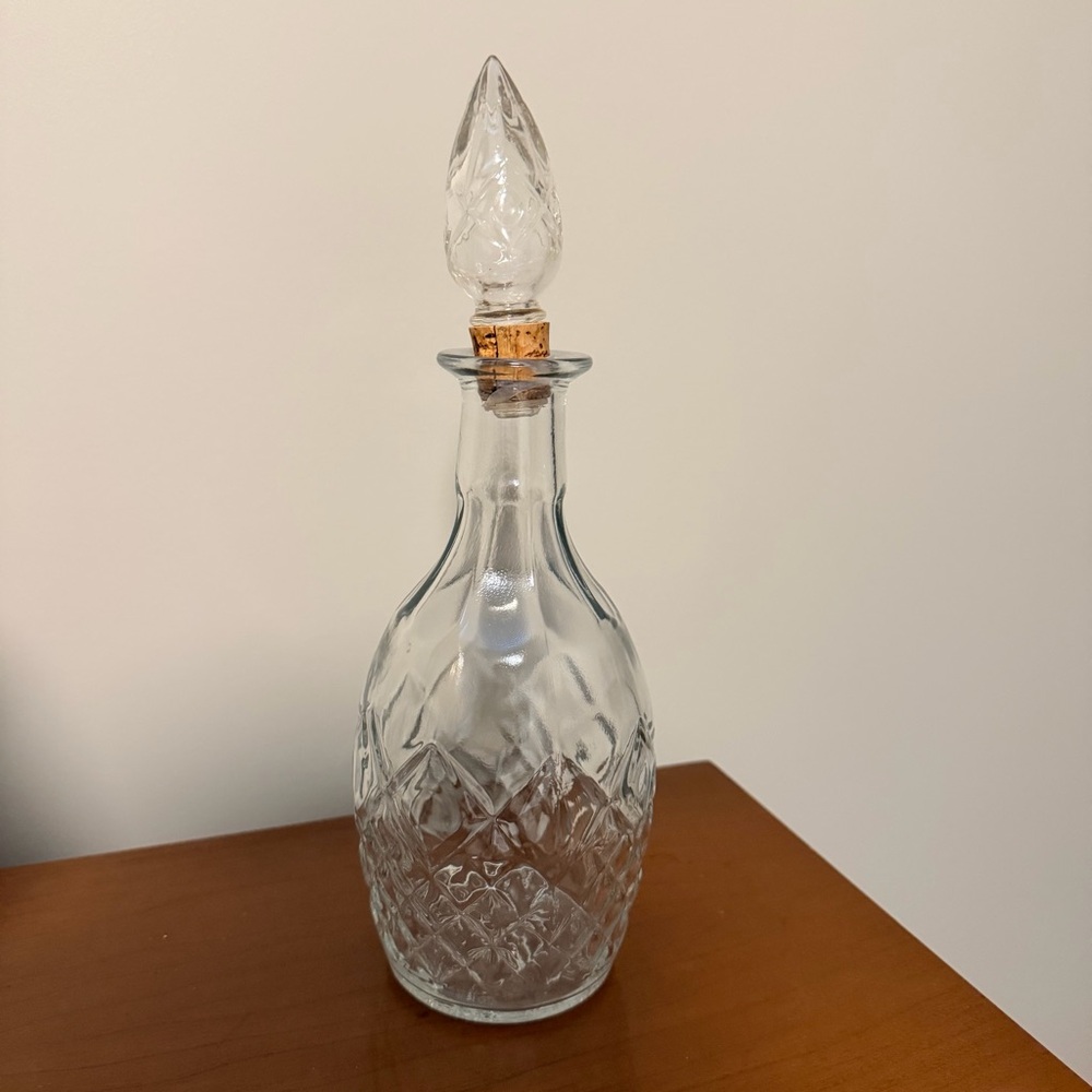 Elegant Clear Glass Decanter with Stopper vintage